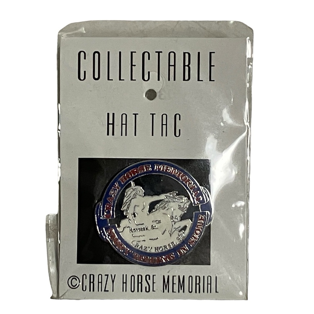 Crazy Horse Memorial SD Story Telling In Stone Hat Tac Pin New In Packaging